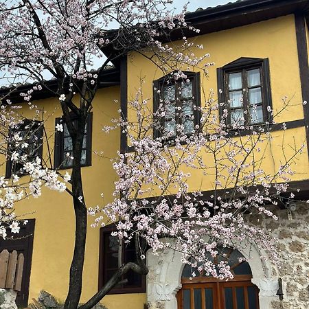 Rooms Nesti Inside Of Castle Круя Экстерьер фото
